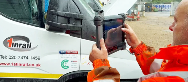 TfL contractor cuts fuel use and emissions by 15% in hydrogen-cleaning trial